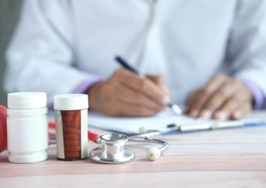 Experts Warn Against Expanding Prescribing Rights Amid Growing Antibiotic Resistance