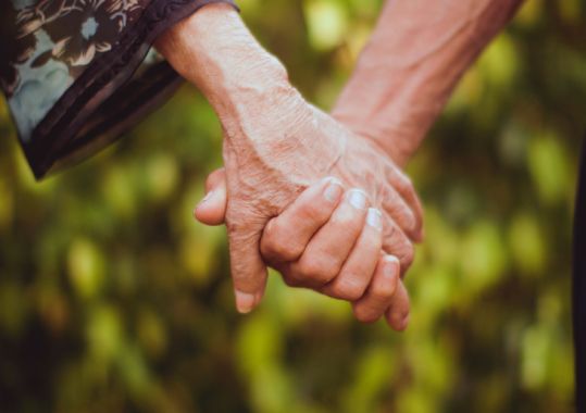 Senate Pushes for More Flexible End-of-Life Care at Home