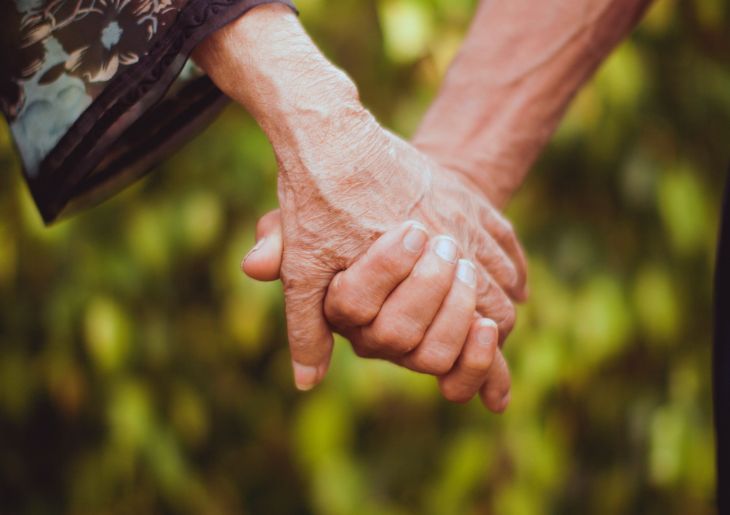 Senate Pushes for More Flexible End-of-Life Care at Home